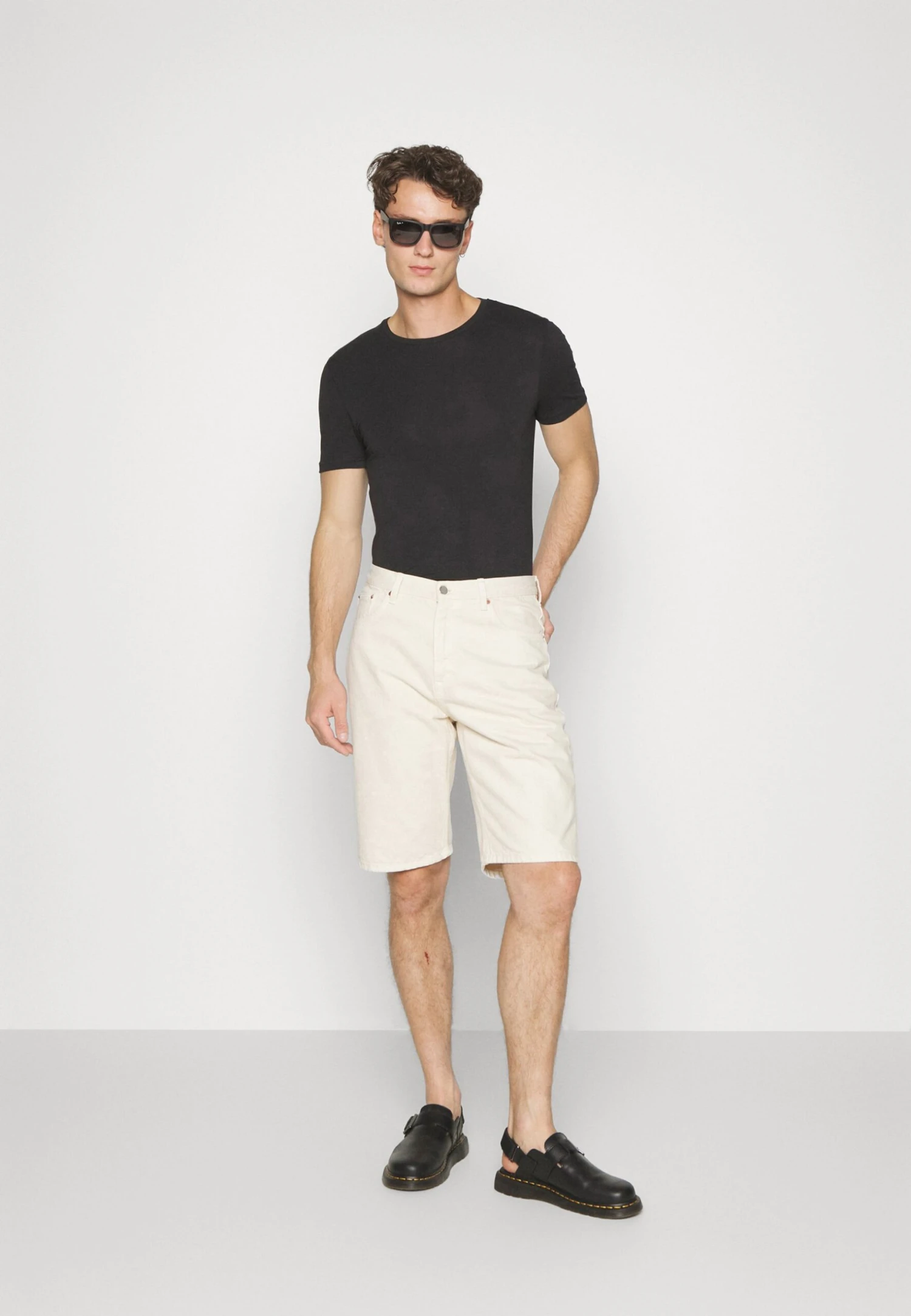 Pier One 3 Pack Muscle Fit- Basic T-Shirt - Black 1 Pier One 3 Pack Muscle Fit- Basic T-Shirt - Black