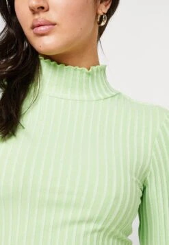Selected Femme Slfwilma T Neck - Long Sleeved Top - Pistachio Green 11 Selected Femme Slfwilma T Neck - Long Sleeved Top - Pistachio Green -Clothing Sale Store 133104508bab4ce0bc627a5dcf3faab4