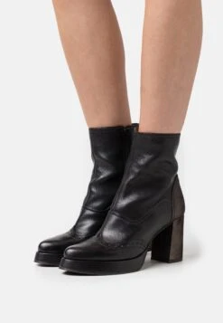 Chie Mihara Fayu - Platform Ankle Boots