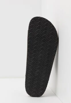 Pier One Unisex - Slippers - Brown 10 Pier One Unisex - Slippers - Brown -Clothing Sale Store 23e143c048ee4fd8b5e22a3556ccfbfb