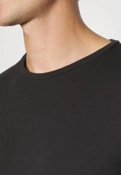 Pier One 3 Pack Muscle Fit- Basic T-Shirt - Black 9 Pier One 3 Pack Muscle Fit- Basic T-Shirt - Black -Clothing Sale Store 4bb67ef78ddb494cb68f3fbd13ed6a54