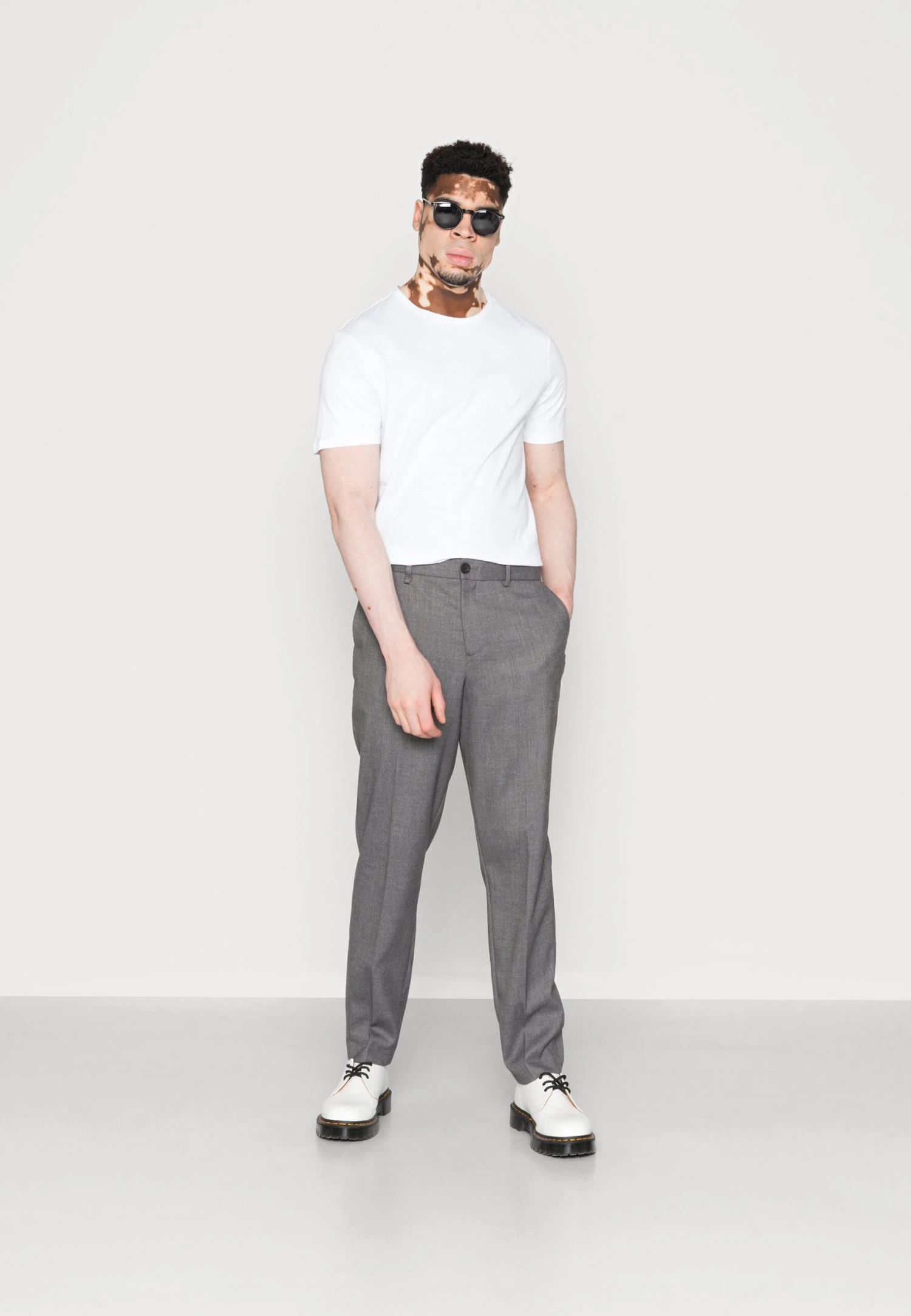 Pier One 10 Pack - Basic T-Shirt - White/Black 1 Pier One 10 Pack - Basic T-Shirt - White/Black