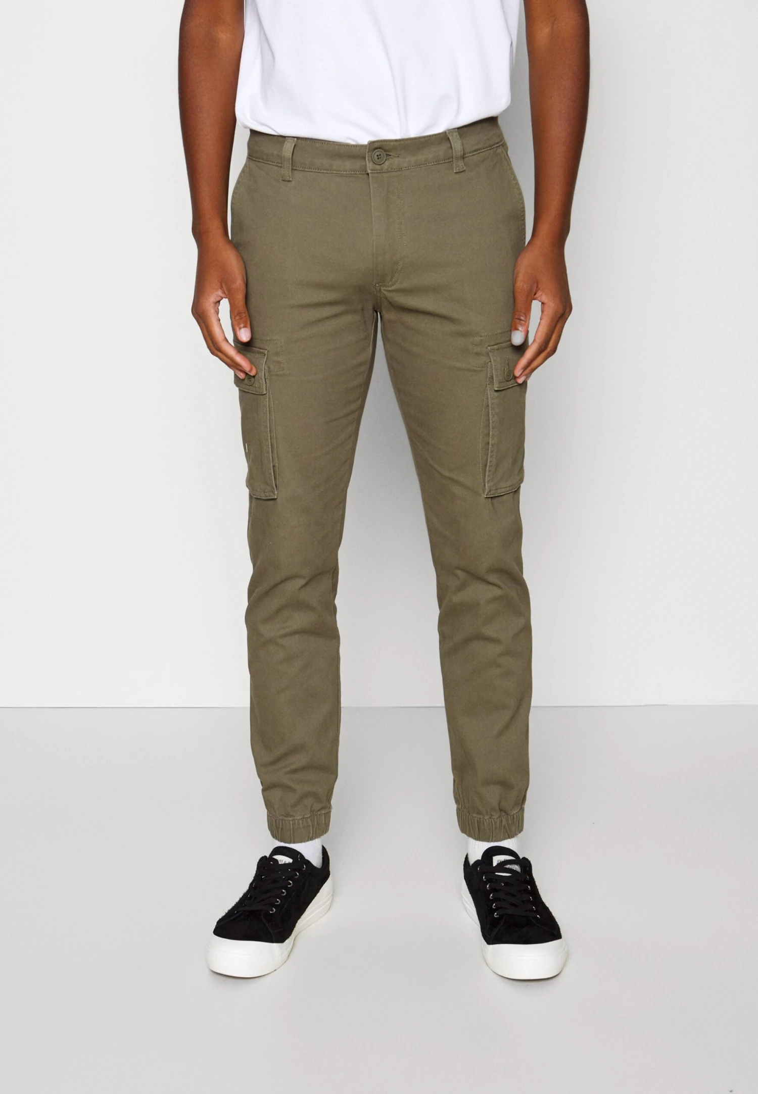 Pier One 2 Pack - Cargo Trousers - Olive/Black 2 Pier One 2 Pack - Cargo Trousers - Olive/Black - Image 2