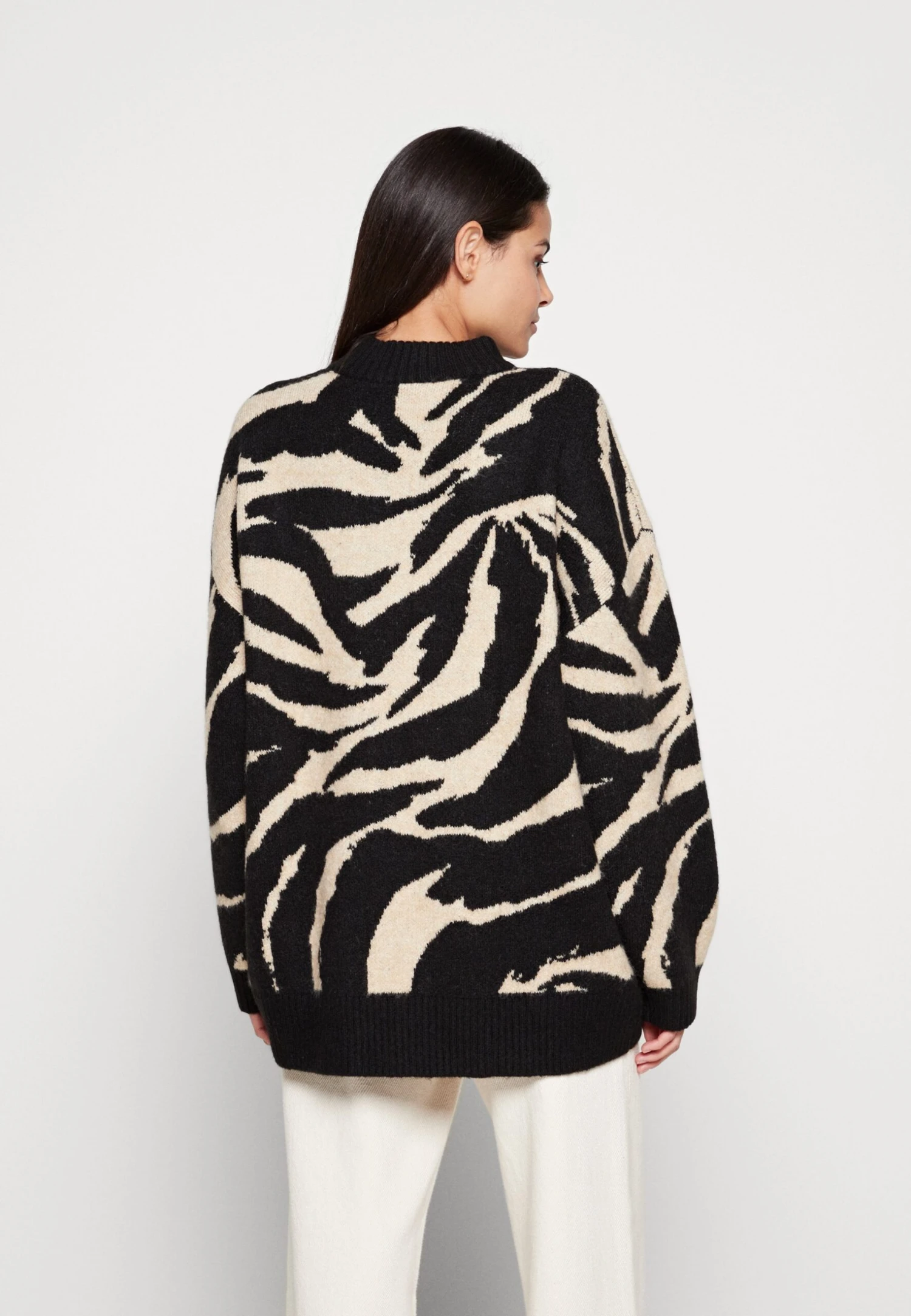 Monki Jumper - Black Dark/Beige 3 Monki Jumper - Black Dark/Beige - Image 3