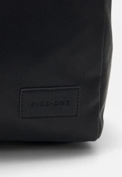 Pier One Unisex - Weekend Bag - Black 8 Pier One Unisex - Weekend Bag - Black -Clothing Sale Store 6f0d4cba81d947489c7b672bfd9ce02e