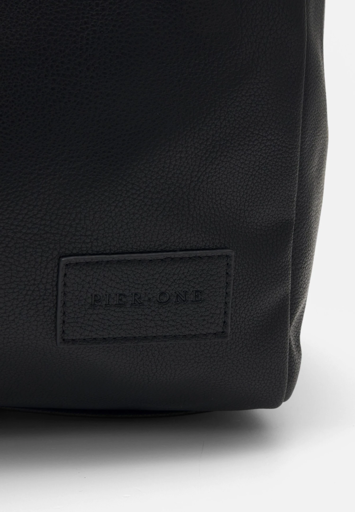 Pier One Unisex - Weekend Bag - Black 4 Pier One Unisex - Weekend Bag - Black - Image 4