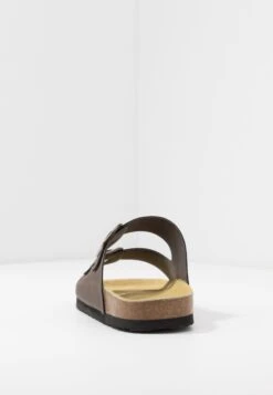 Pier One Unisex - Slippers - Brown 9 Pier One Unisex - Slippers - Brown -Clothing Sale Store 76fa55bccc3c473ca40cf8defda1f49a