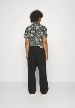 YOURTURN Baggy Jeans Unisex - Relaxed Fit Jeans - Black Denim 7 YOURTURN Baggy Jeans Unisex - Relaxed Fit Jeans - Black Denim -Clothing Sale Store 856524ea1a41478dbf188a3711e8cfe3