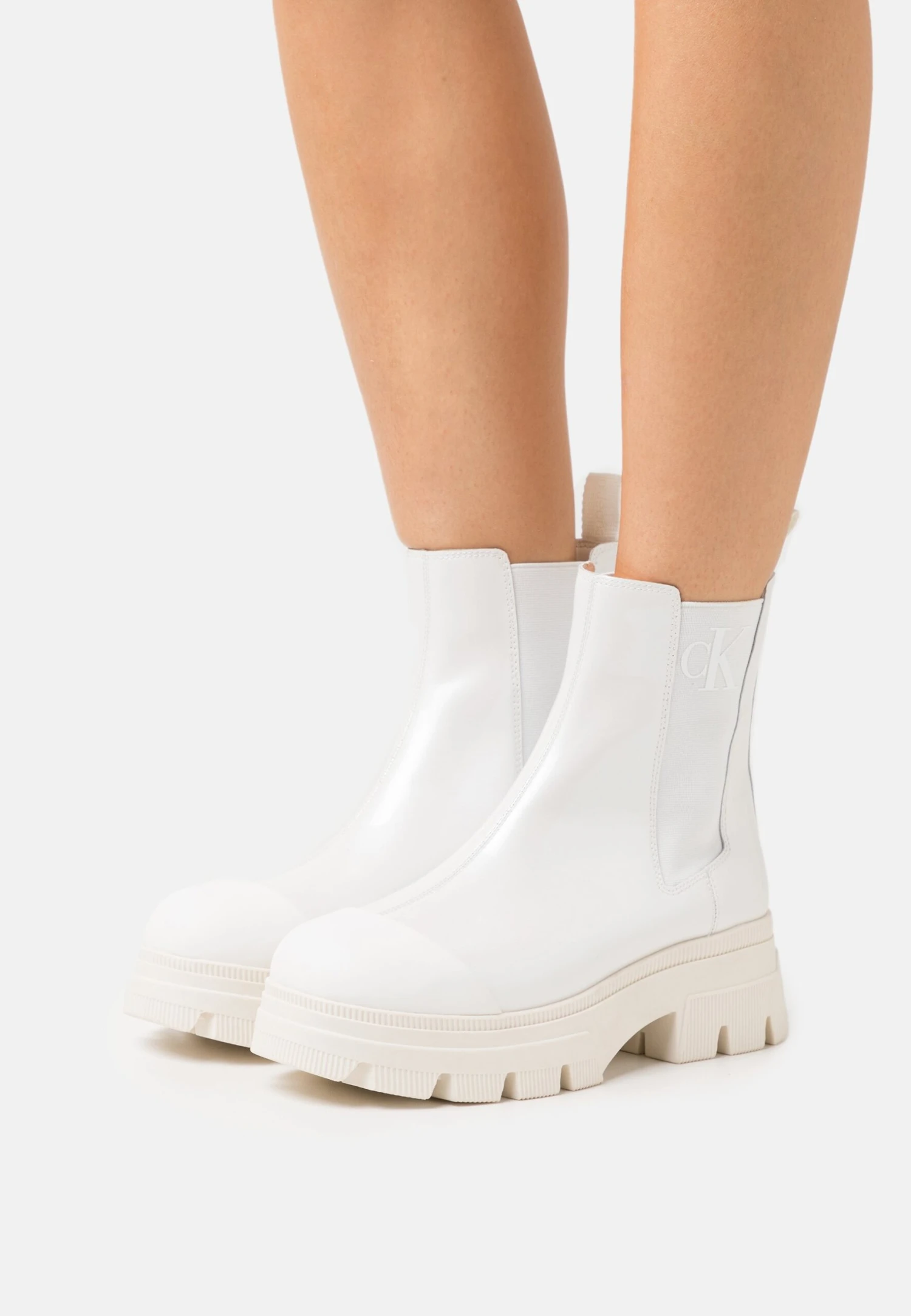 Calvin Klein Jeans Chunky Combat Chelsea Boot - Platform Ankle Boots - White 1 Calvin Klein Jeans Chunky Combat Chelsea Boot - Platform Ankle Boots - White