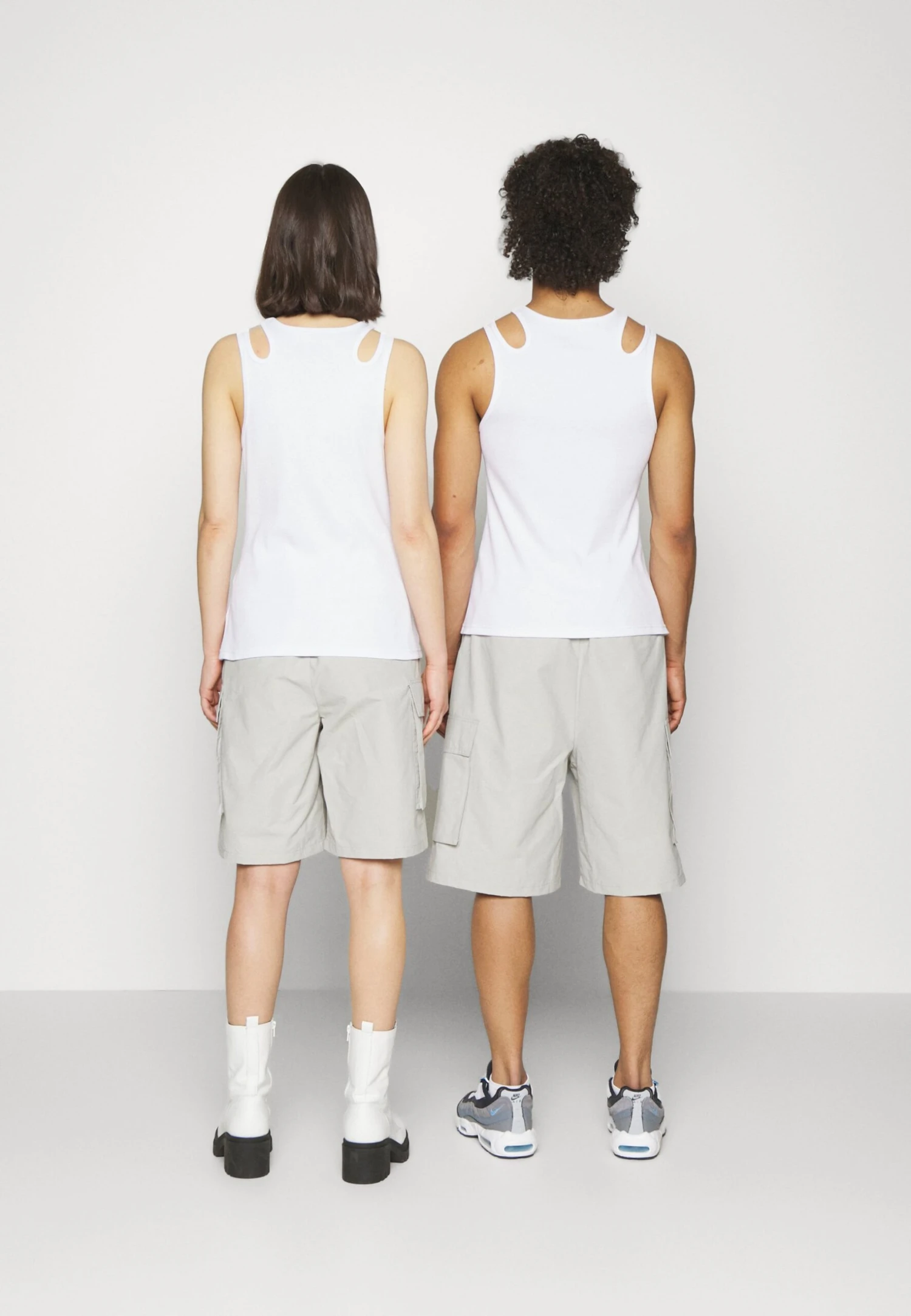 YOURTURN Unisex - Shorts - Light Grey 3 YOURTURN Unisex - Shorts - Light Grey - Image 3