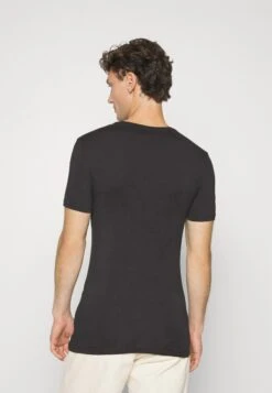 Pier One 3 Pack Muscle Fit- Basic T-Shirt - Black 7 Pier One 3 Pack Muscle Fit- Basic T-Shirt - Black -Clothing Sale Store a29305a7d8784cbba0d3247b9c204c6c