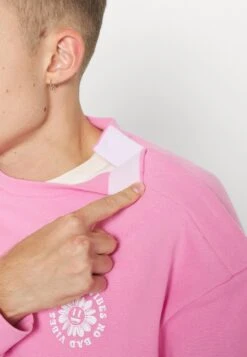 YOURTURN Unisex - Sweatshirt - Pink 19 YOURTURN Unisex - Sweatshirt - Pink -Clothing Sale Store a71d2cfc30a64eba96033b922ca800cd