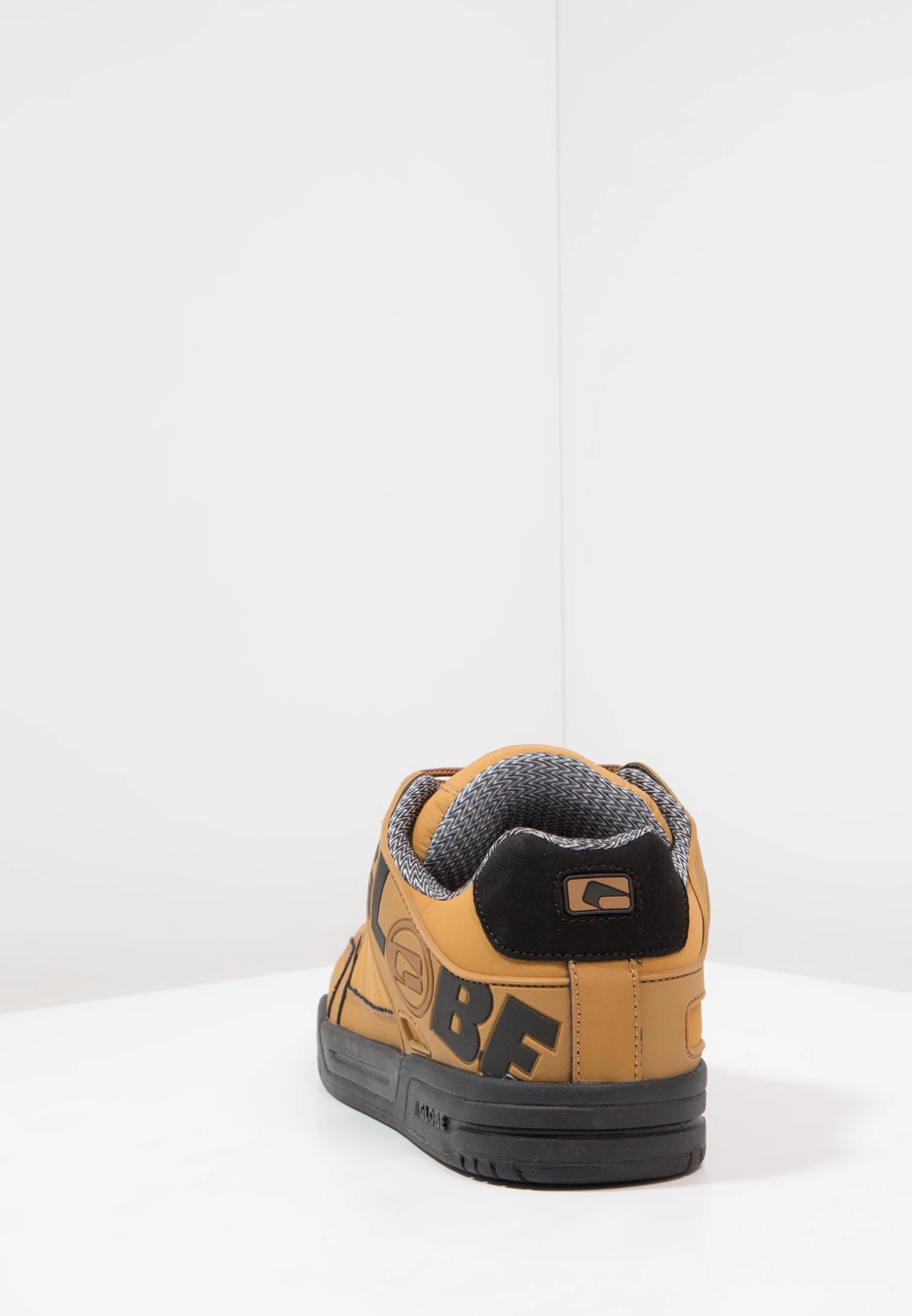 Globe Tilt - Skate Shoes - Wheat/Black 4 Globe Tilt - Skate Shoes - Wheat/Black - Image 4