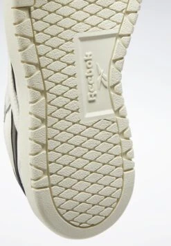 Reebok Classic Club C Double - Trainers - Chalk Core Black Chalk -Clothing Sale Store d8dfe14584004d46b91e3e5f32392c07