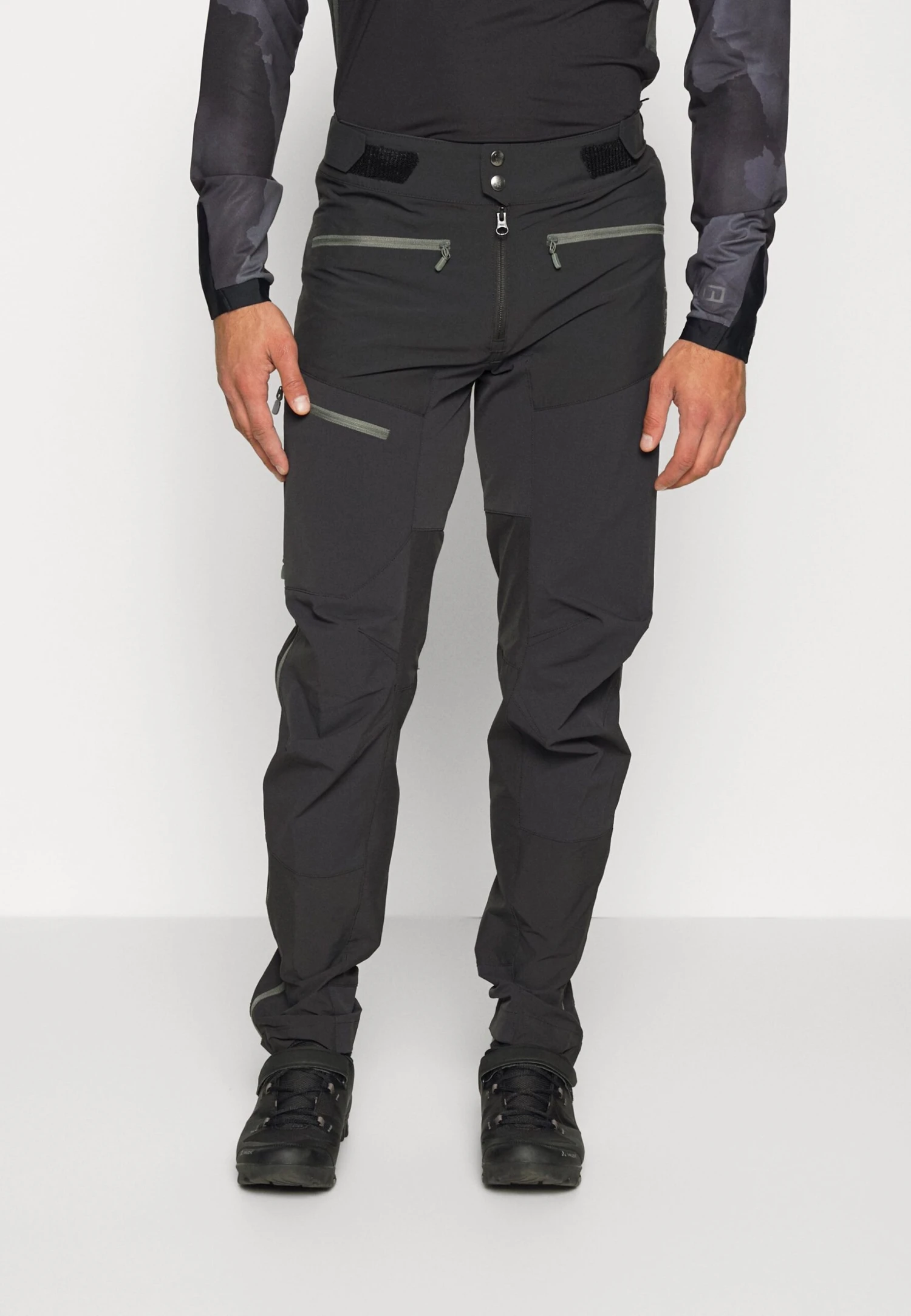 Norrøna Fjørå Flex Pants- Outdoor Trousers - Caviar 1 Norrøna Fjørå Flex Pants- Outdoor Trousers - Caviar
