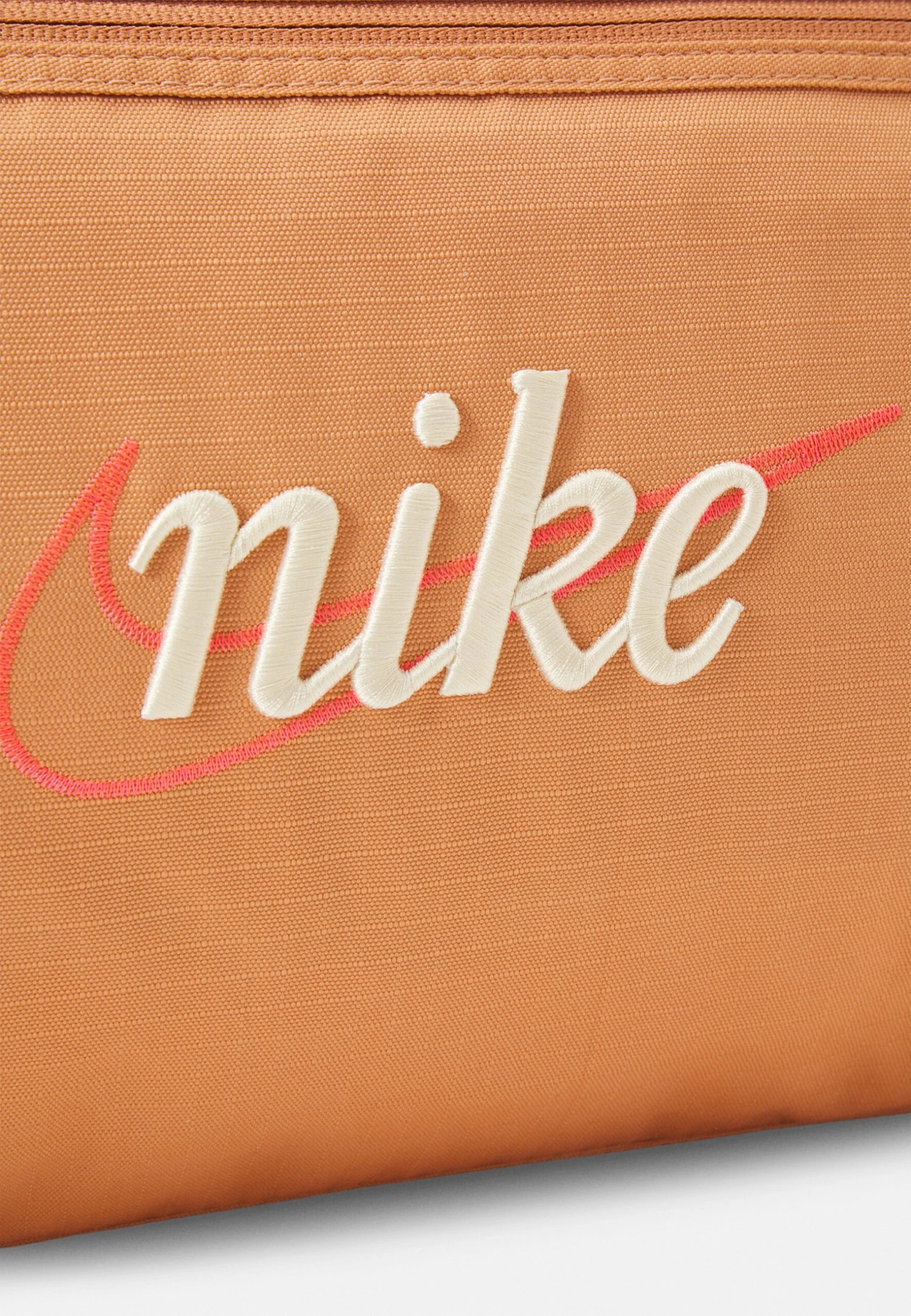 Nike Performance Gym Club Retro - Sports Bag - Amber Brown/Bright Crimson 5 Nike Performance Gym Club Retro - Sports Bag - Amber Brown/Bright Crimson - Image 5